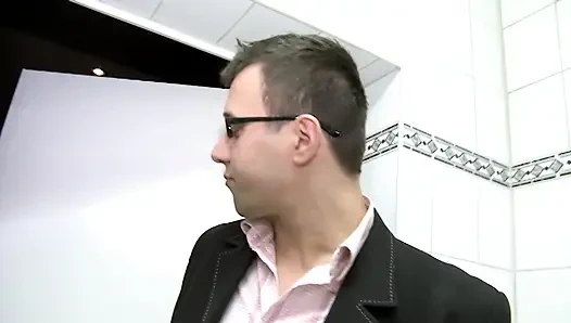 Pertemuan kamar mandi dominan jerman