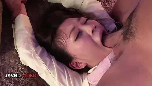 Petualangan seks threesome hot miu kimura sama dua pria: aksi legendaris asia nyepong kontol!