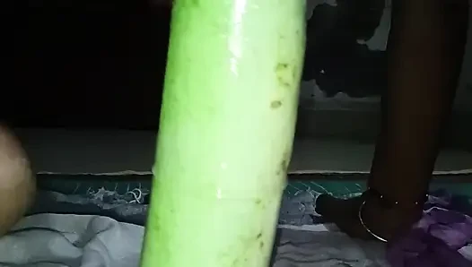 Bhabhi Ne bahut badi louki chut me dal diya