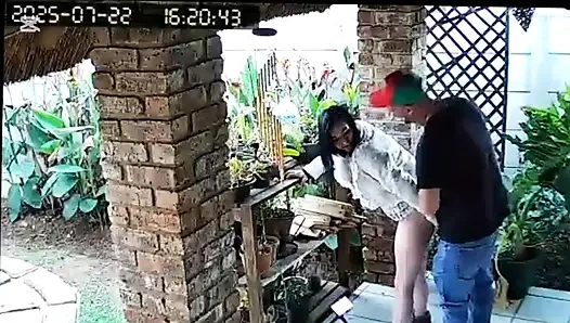 Bos pengen aku ngentot istri binalnya yang lagi coli