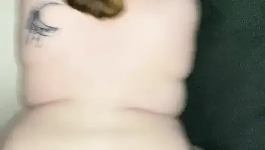 Weiße ehefrau wird von mexikanischem ehemann mit buttplug in ihren arsch gefickt