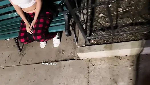 Komşunun evin dışında kaldığı tam video