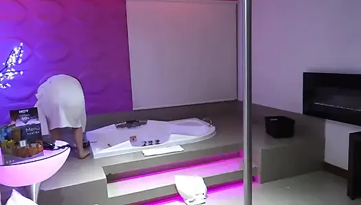 Полное видео - первый раз куколда моего мужа в мотеле с его лучшим другом