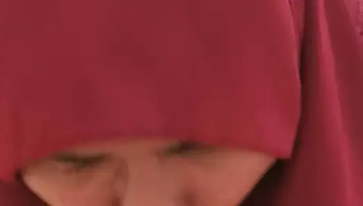 Üvey kız kardeş üvey erkek kardeşine 31 çekmesi için kandırıldı.