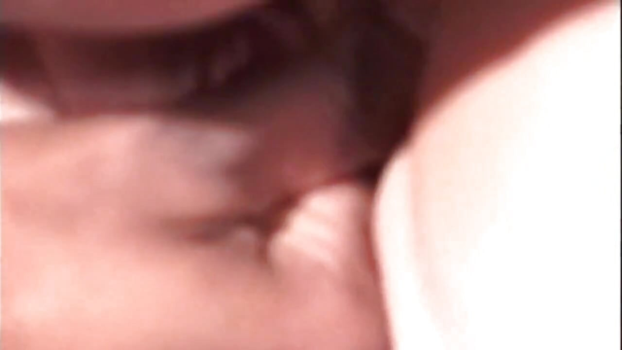 Loira milf leva bbc profundo com gozada interna pingando