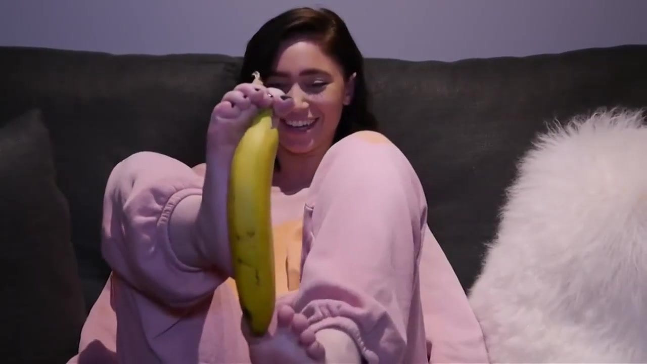 banana feet