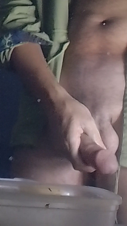 Meu pau longo e grosso rocha sólida, água pingando cada centímetro, mostrando sua glória venosa completa