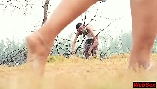 Секс бхабхи в деревне XXX в лесу! Лучший секс на хинди