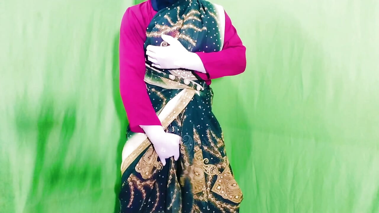 Beautiful Pakistani woman in burqa