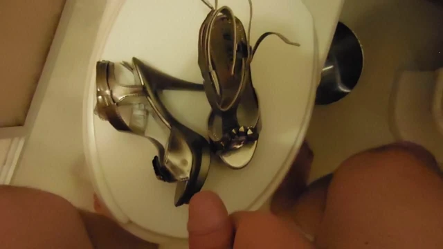 Cum over silber Heels again