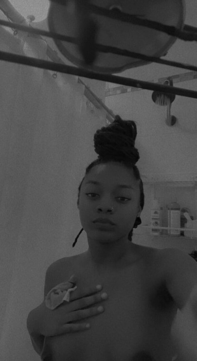 Pe punctul de a intra în duș