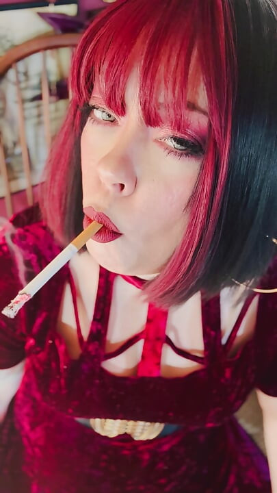 Velvet & Cigarettes! Tina Snua Chain Smoking 2 Cork 100 Cigarettes - Drifting OMI OME Snap Inhales Smoker