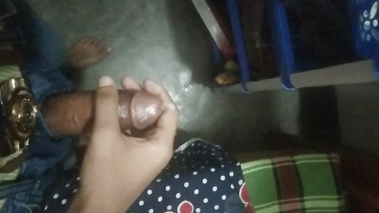 He wanted to fuck a girl So I hit my hand