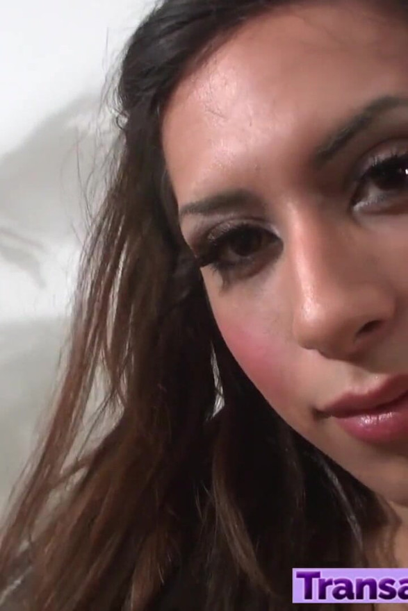 Pretty natural Paige is a hot transexual