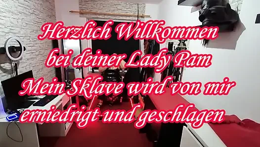 Моя рабыня мной унижается и избияется.