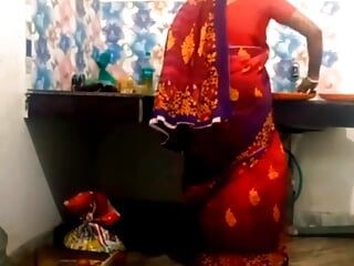 Indian Deshi bhabi kitchen sex