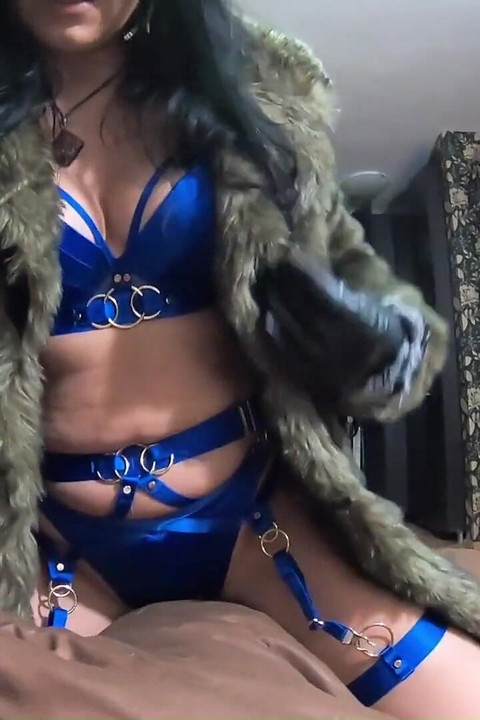 Milfycalla blowjob dalam kot bulu pancutan mani di seluruh bulu ekspensi saya