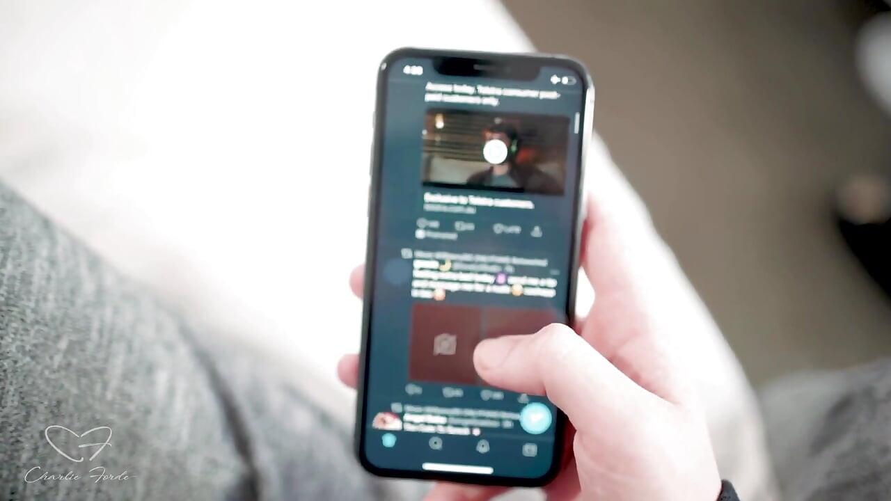 Svrši na U glavnim ulogama Charlie Forde, Darcy Chase