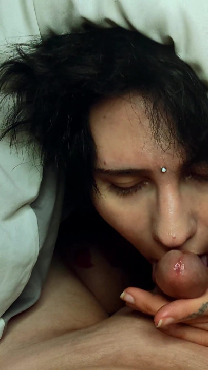 Morning Blowjob in Bed