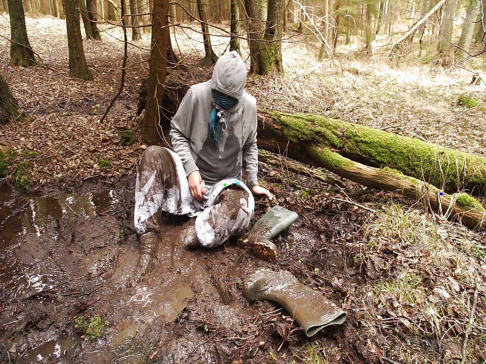 sweatpants wank in forest 2