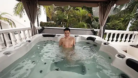 Arkadaşımın kız arkadaşıyla - Matty Mila ile Yatmaya Davet Edildim