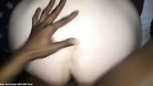 Polonyalı iri güzel kadın derin anal domalarak çığlık atarak orgazm oluyor