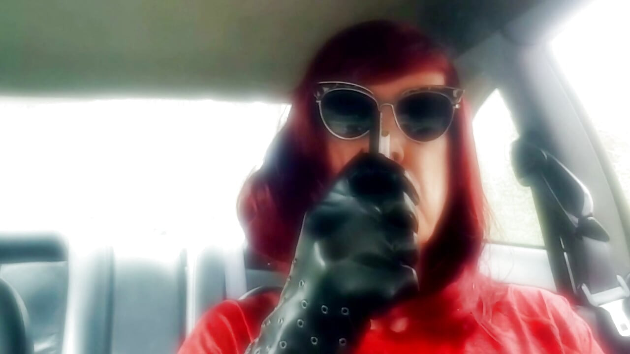 YOUR RED HEAD AUNT RUTHIE DESTROYS A MARLBORO 100 IN HER CAR