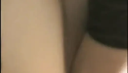 Zwei sexy küken befriedigen sich gegenseitig die muschi