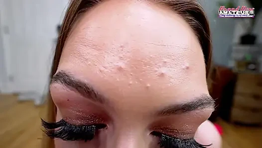 Emma wolfe dövmeli esmer tatlı kız sakso çekiyor yoğun oral eğlence