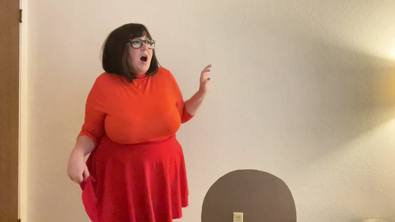 Velma is a slut for her neighbor