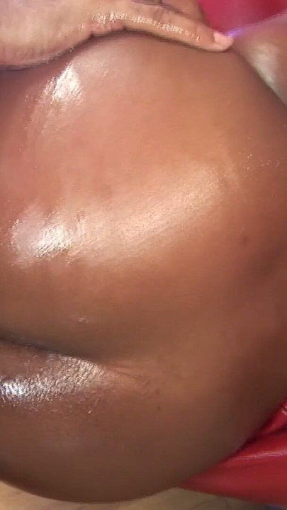 Black girl gets a good pleat after sucking the thick cock | Clip 2