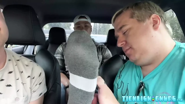 Straight Asian guy Milus Slinger foot worshiped by two lads