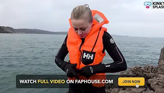 Wetsuit dan Lifejackets Perbandingan pembekuan Lucy