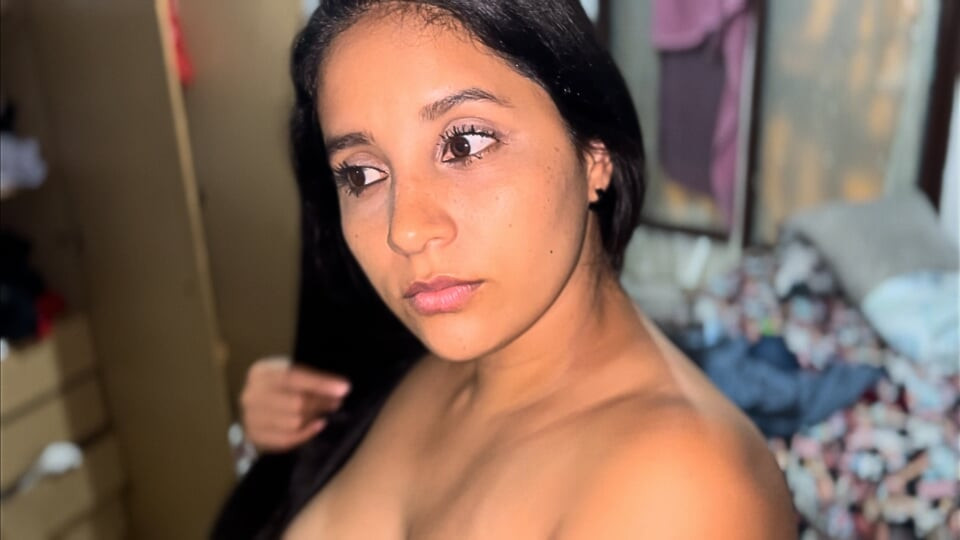 Most beautiful woman in Colombia masturbates her best friend