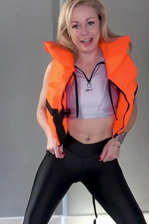 Asmr mentőmellény fétis vallomás fényes leggingsben