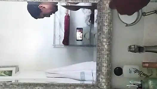 Mein Schlafzimmer ist kein BNB, aber Sie wissen, dass ich ein guter Gastgeber bin, wenn ich Gäste habe, wenn ich Leute eingeladen habe und einen guten heißen ehemann