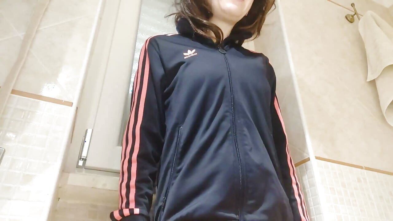 我们做瑜伽全裸和放屁