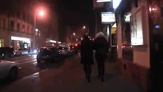 Blondine Hart Gefickt Im Fickbus