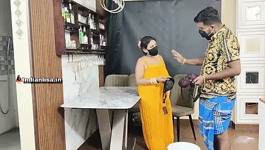 Üvey oğul üvey annesini sutyen satıcısını baştan çıkardığını gördü