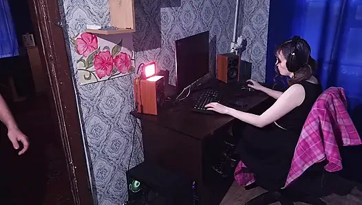 Stepdad fucked his stepniece gamer in the mouth