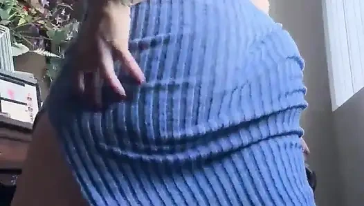 Dewi. Cewek twitter mlfnxtdoor muncrat berkali-kali