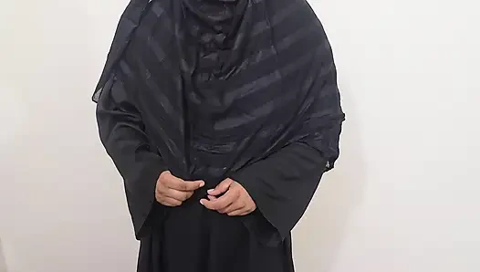 Я взял частную наставницу в комнату и трахнул ее.
