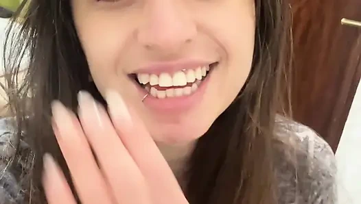 Видеозвонок шаловливой подруги - соблазнение в боксерах моего бойфренда (испанские нижние)