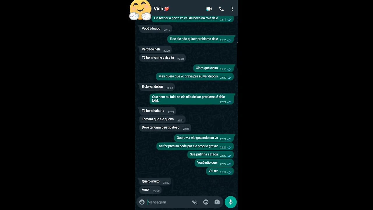 老公叫我去廁所幫他朋友口交，因為我盯著他的行李箱看，他很快就射了