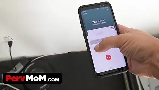 Ibu tiri latina nyepong kontol ceroboh