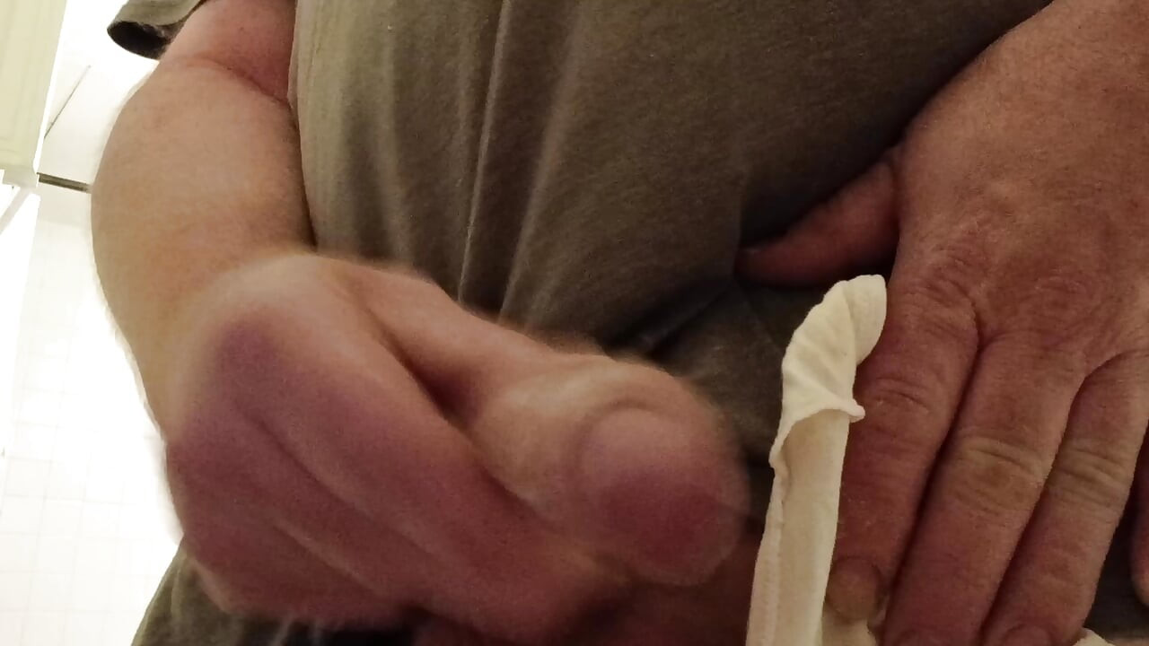 Cumming uncut