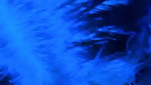 Друг моего мужа кончает мне на лицо