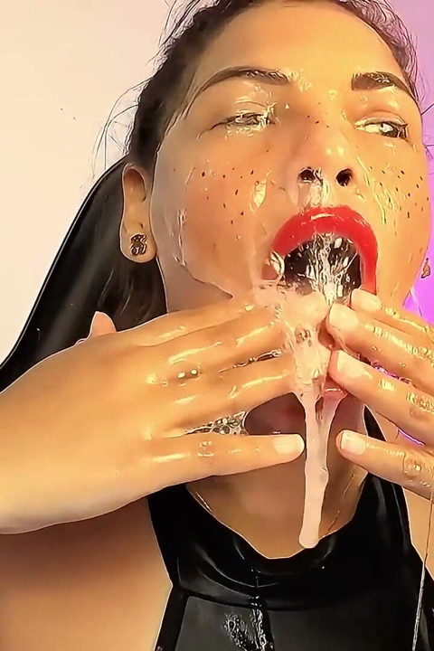 Saliva Bubble Queen