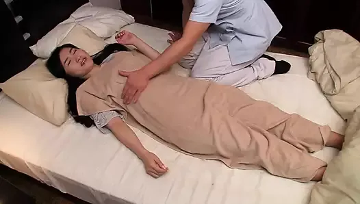 Pedi à massagista para dar a ela "o pacote completo". ela não sabia. - parte 1