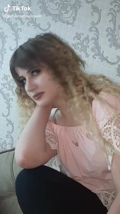Aze Tiktok girl pantyhose feet